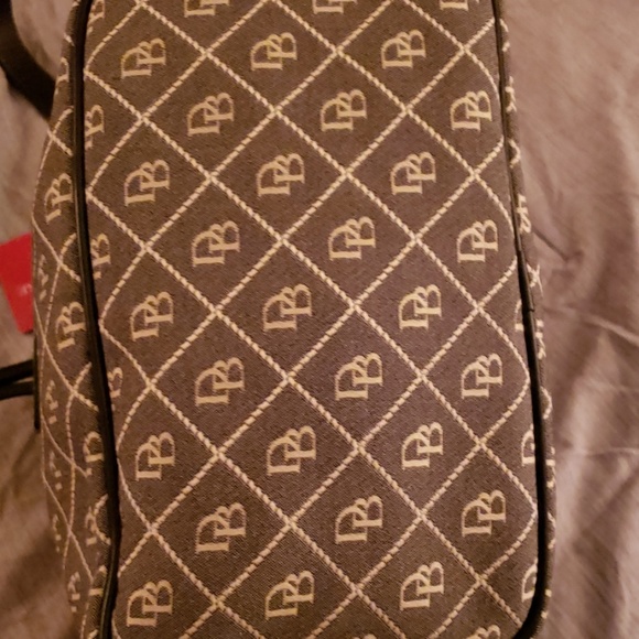 Dooney & Bourke monogram medium bucket purse. - Picture 3 of 4